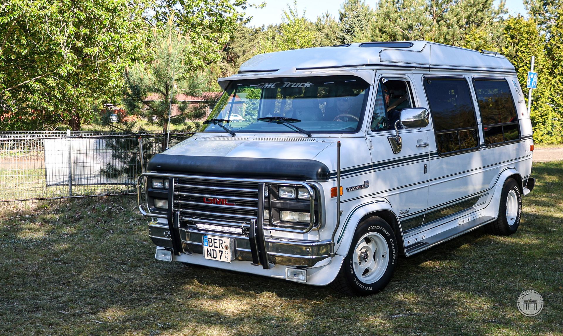 US Car Treff 2025
Dead Men´s Curve CC
©Bernhard Labecki
BERLIN LIFE MAGAZIN