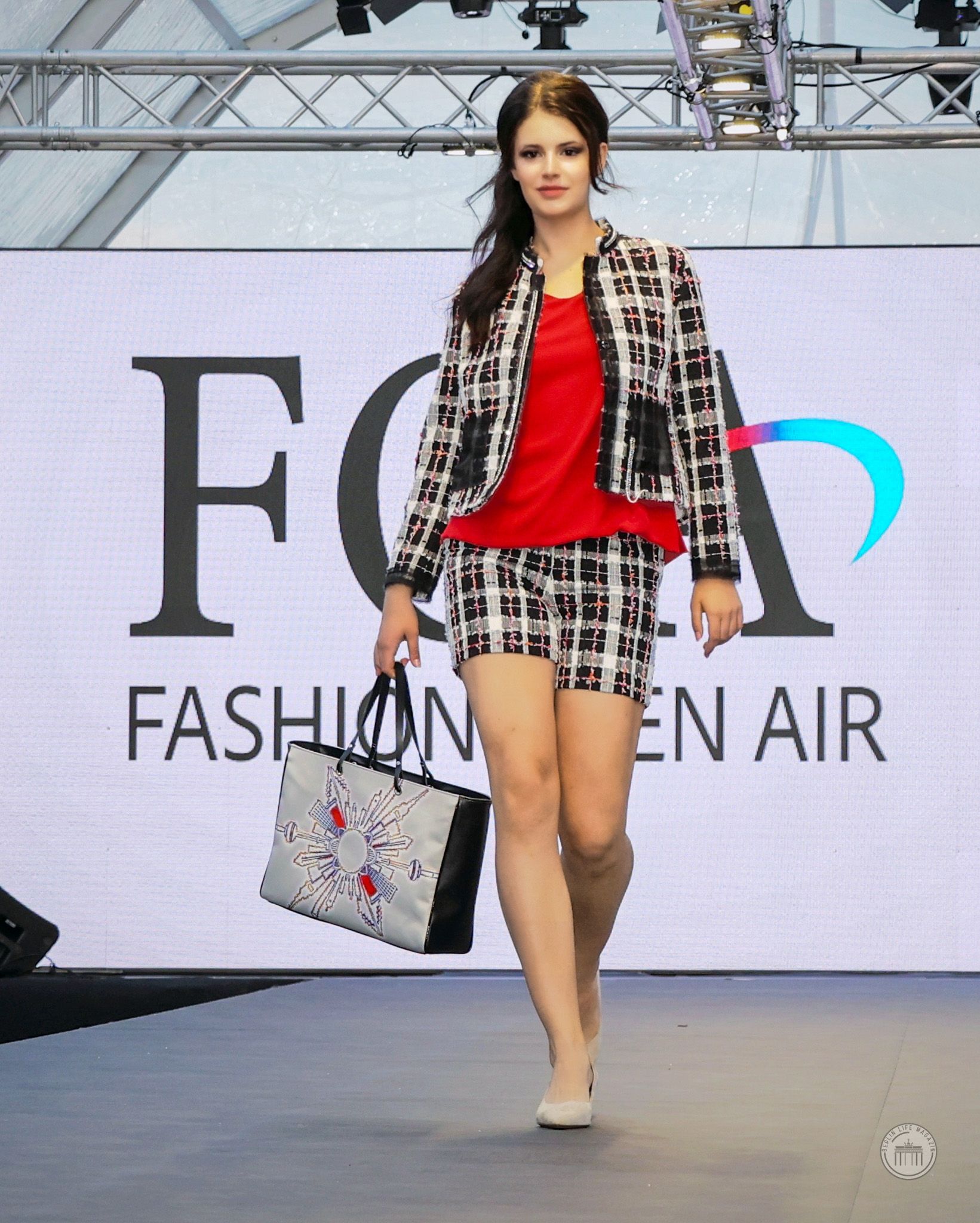 ANGELIKA HIRSCHLER
Tailormade
©Bernhard Labecki
BERLIN LIFE MAGAZIN