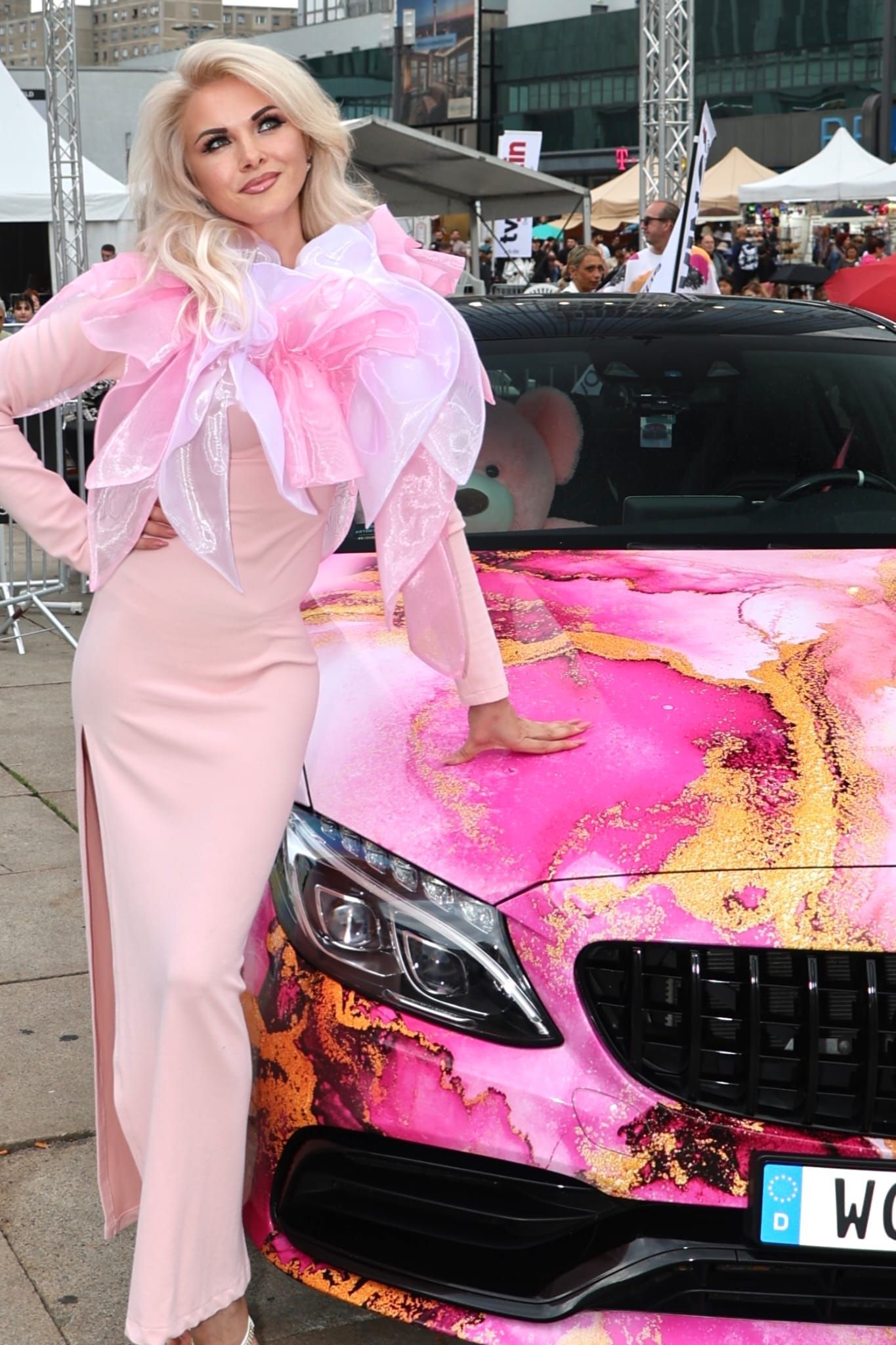 OLGA VIKTORIA
MODE DESIGN FOTOGRAFIE
©Bernhard Labecki
BERLIN LIFE MAGAZIN