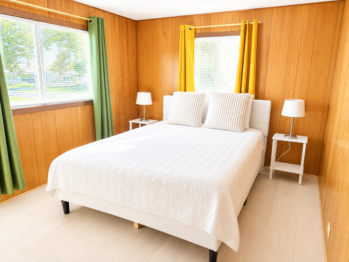 Affordable Florida mobile home queen bedroom