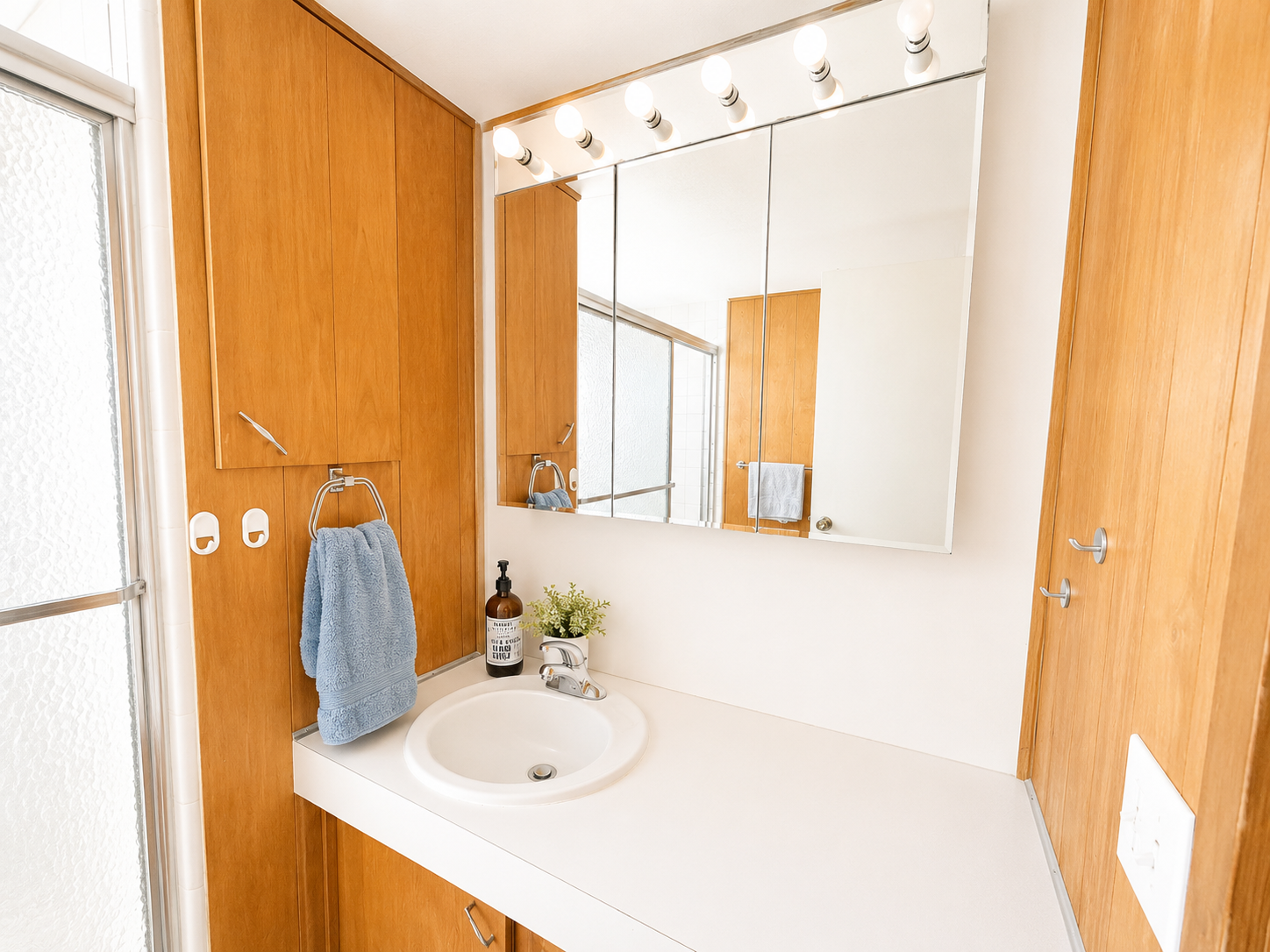 Cozy Port Orange vacation home bathroom with spacious layout