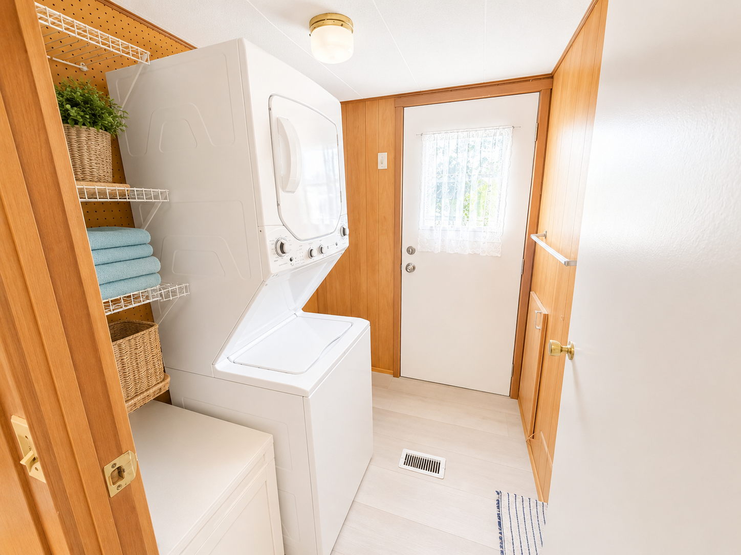 Florida holiday rental with in-home washer and dryer amenities