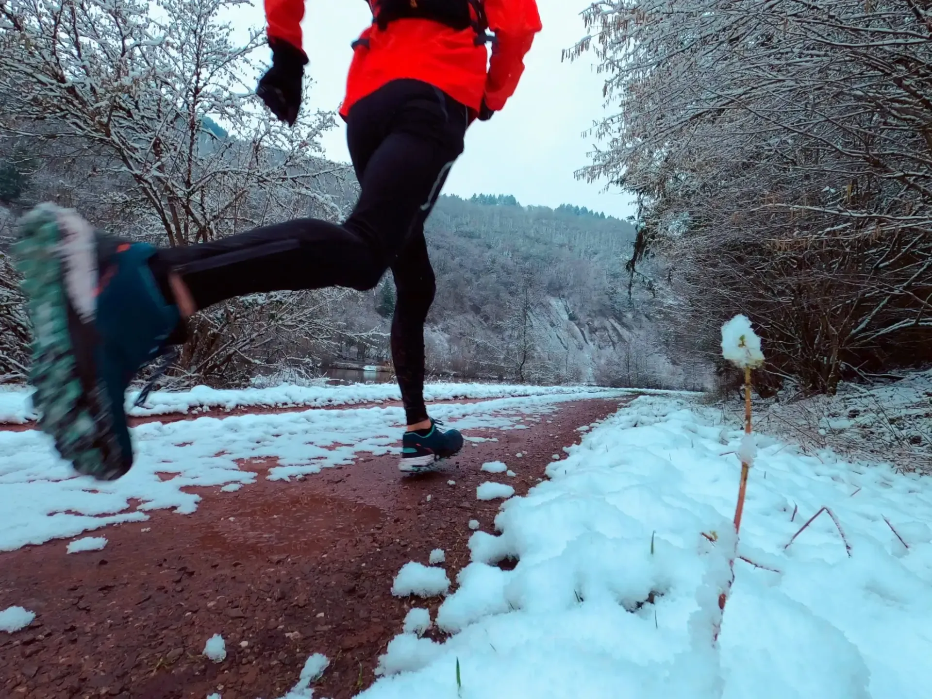Laufen an der Saarschleife im Winter