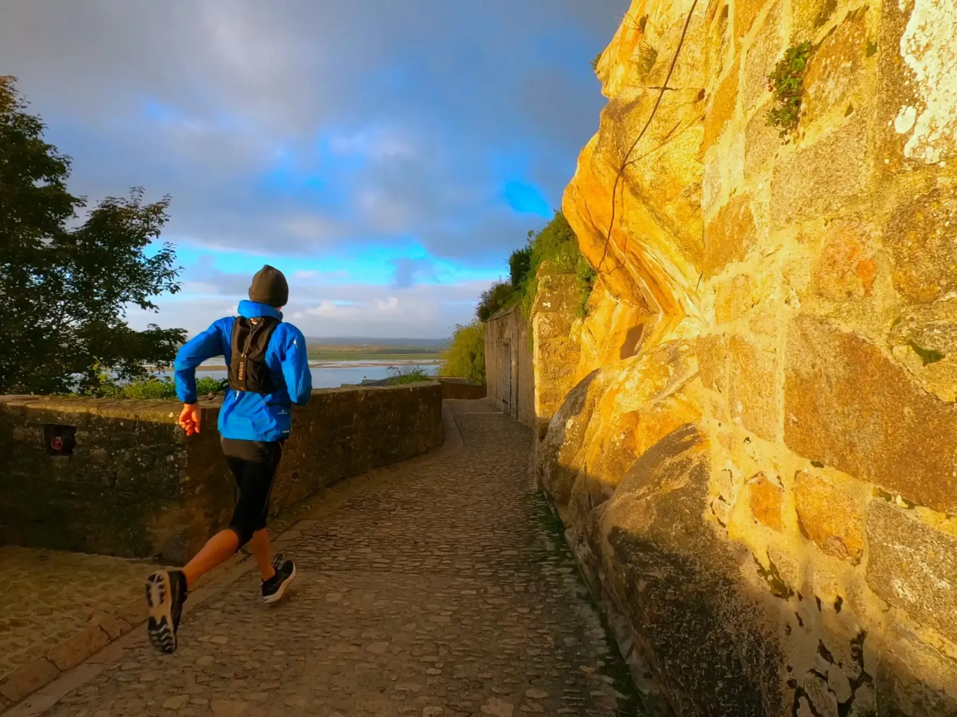 Laufen am Mont Saint Michel