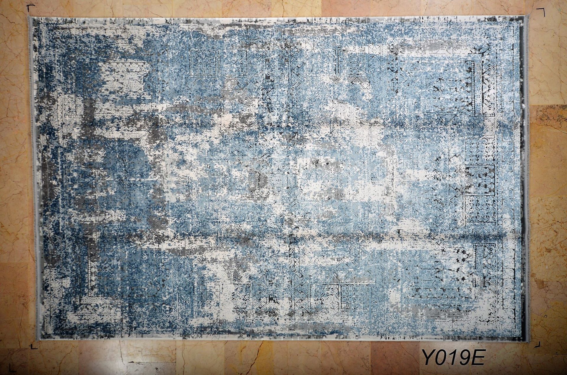 Rug Maker is a manufacturer and retailer of hand made rugs.