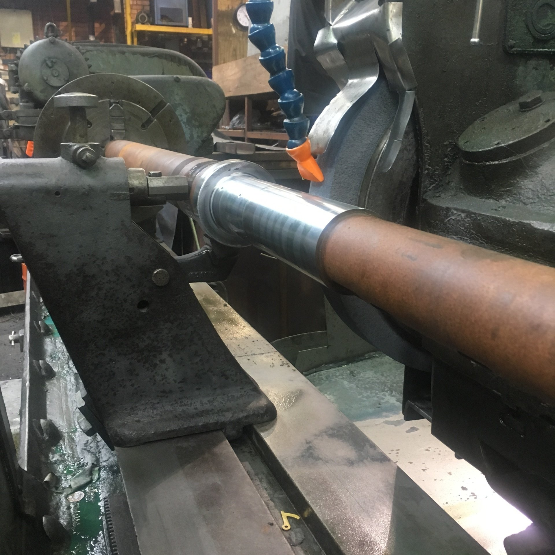 Cylindrical grinding sealing diameter of long shaft