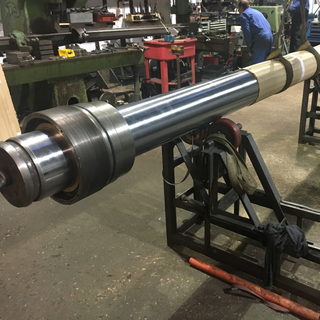 Large piston rod assembled to build
