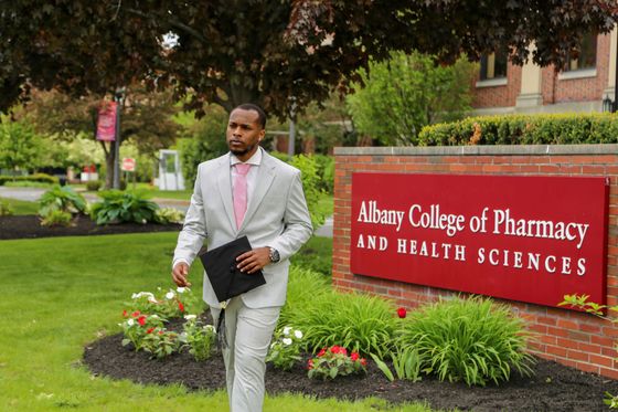 ACPHS graduation portraits in Albany NY