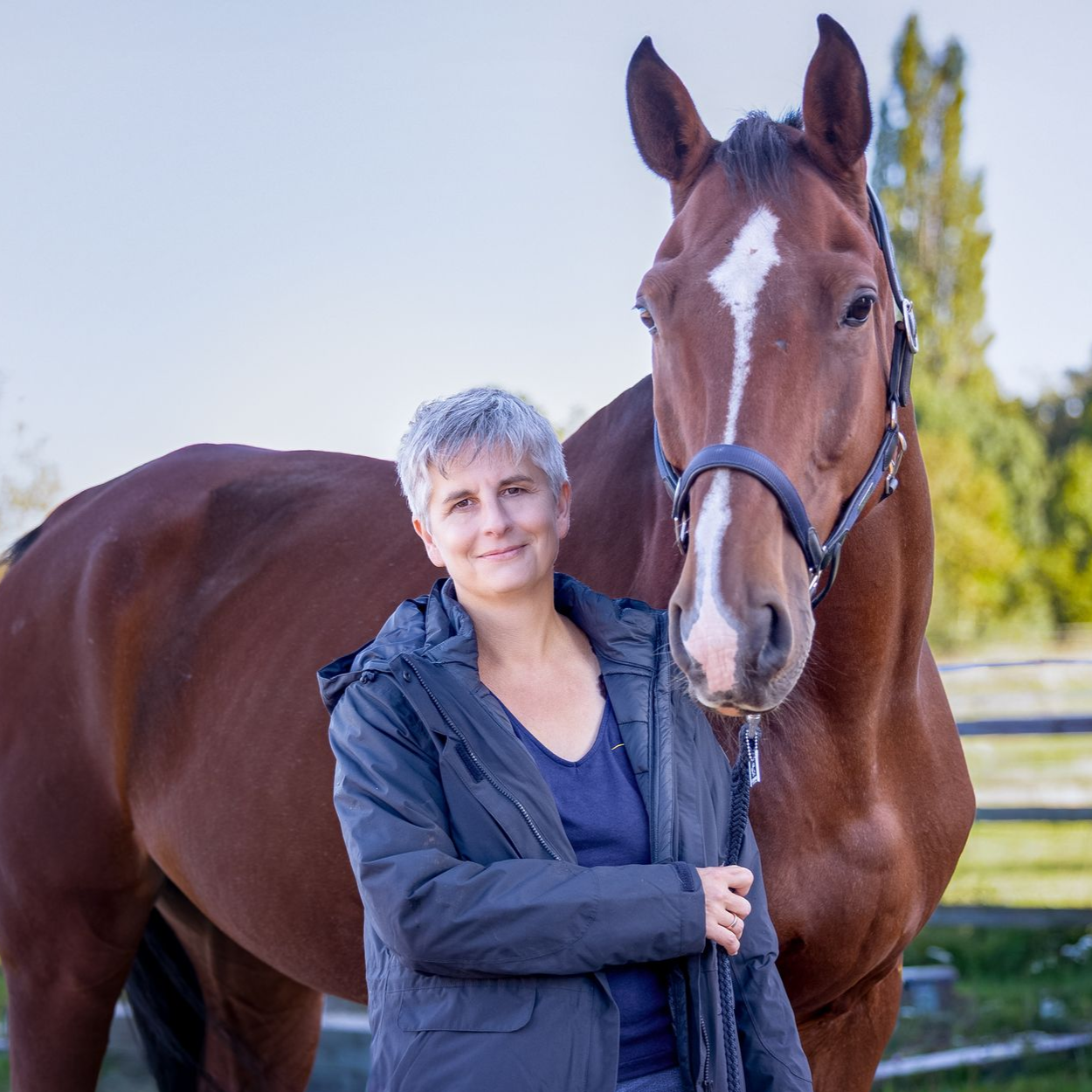 Sandra Bertl mit Coaching-Pferd 