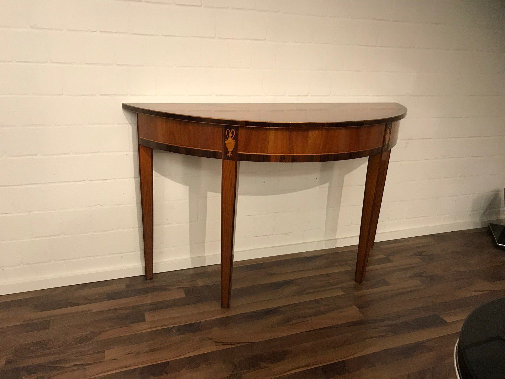 Kontakt zu WirkaufendeinMöbel.de - Ihr Partner für Möbel-Ankauf