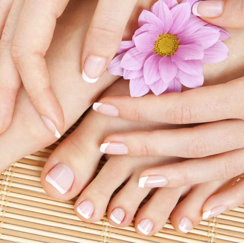 Hände und Füße im French-Design