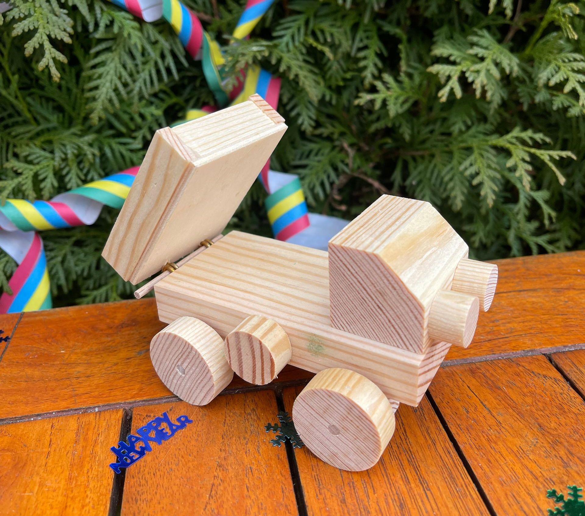 Holzbausatz zum Zusammenbauen – fördert Kreativität und Geschicklichkeit