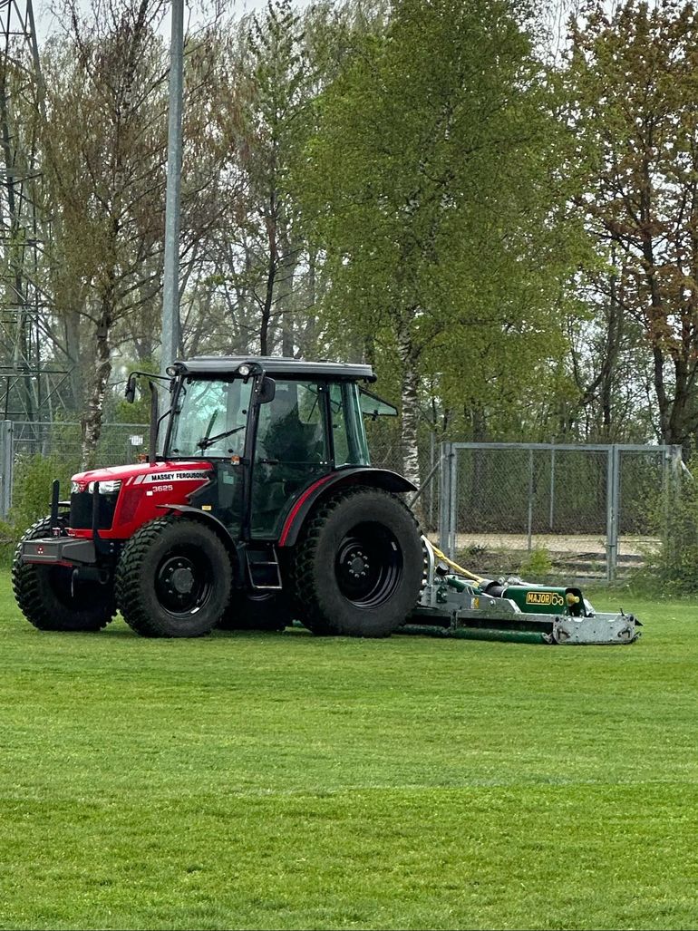 HFS Michael Fuß
Sportplatzpflege
Mähen