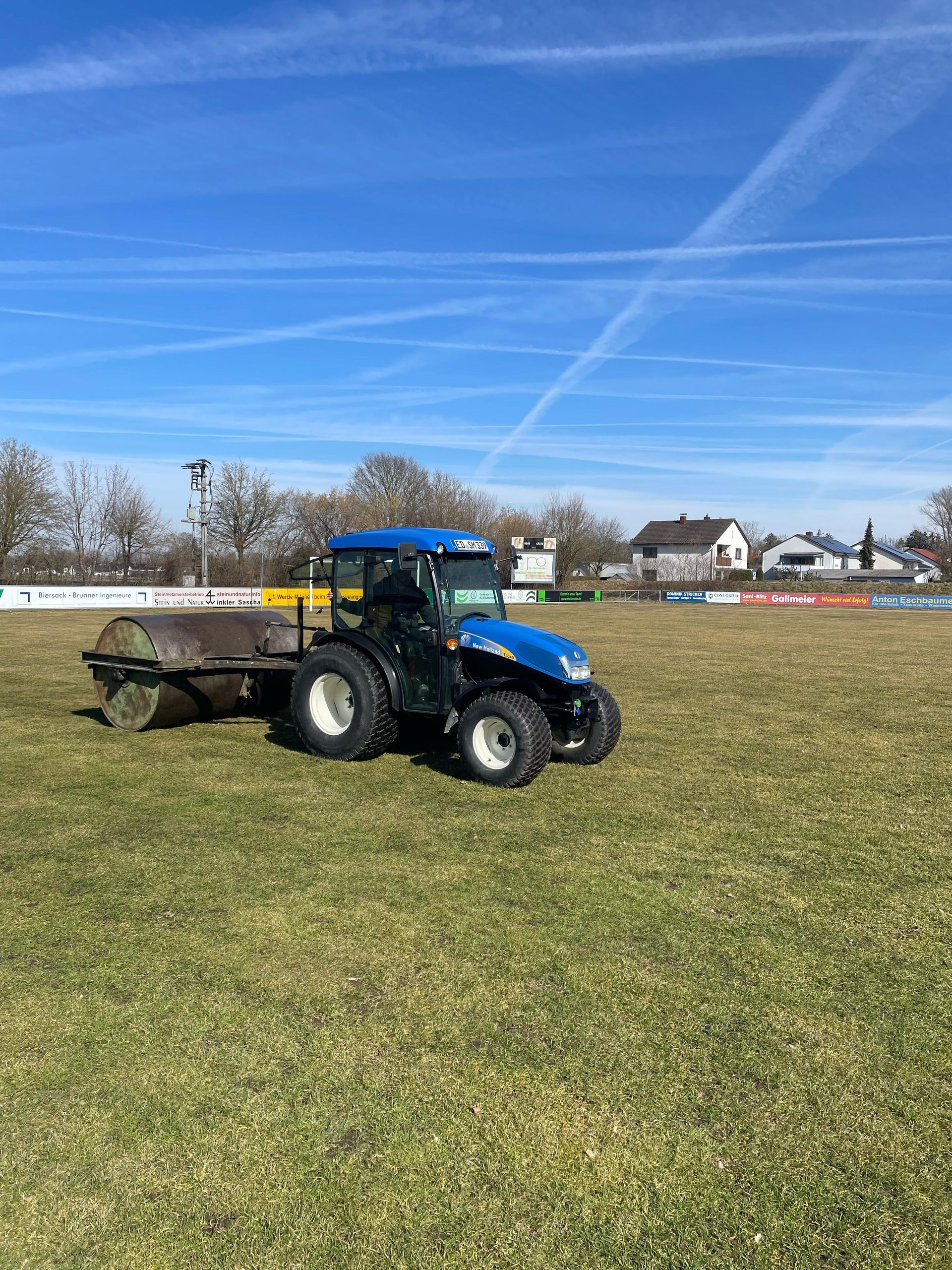 HFS Michael Fuß
walzen
Sportplatzpflege
Moosinning