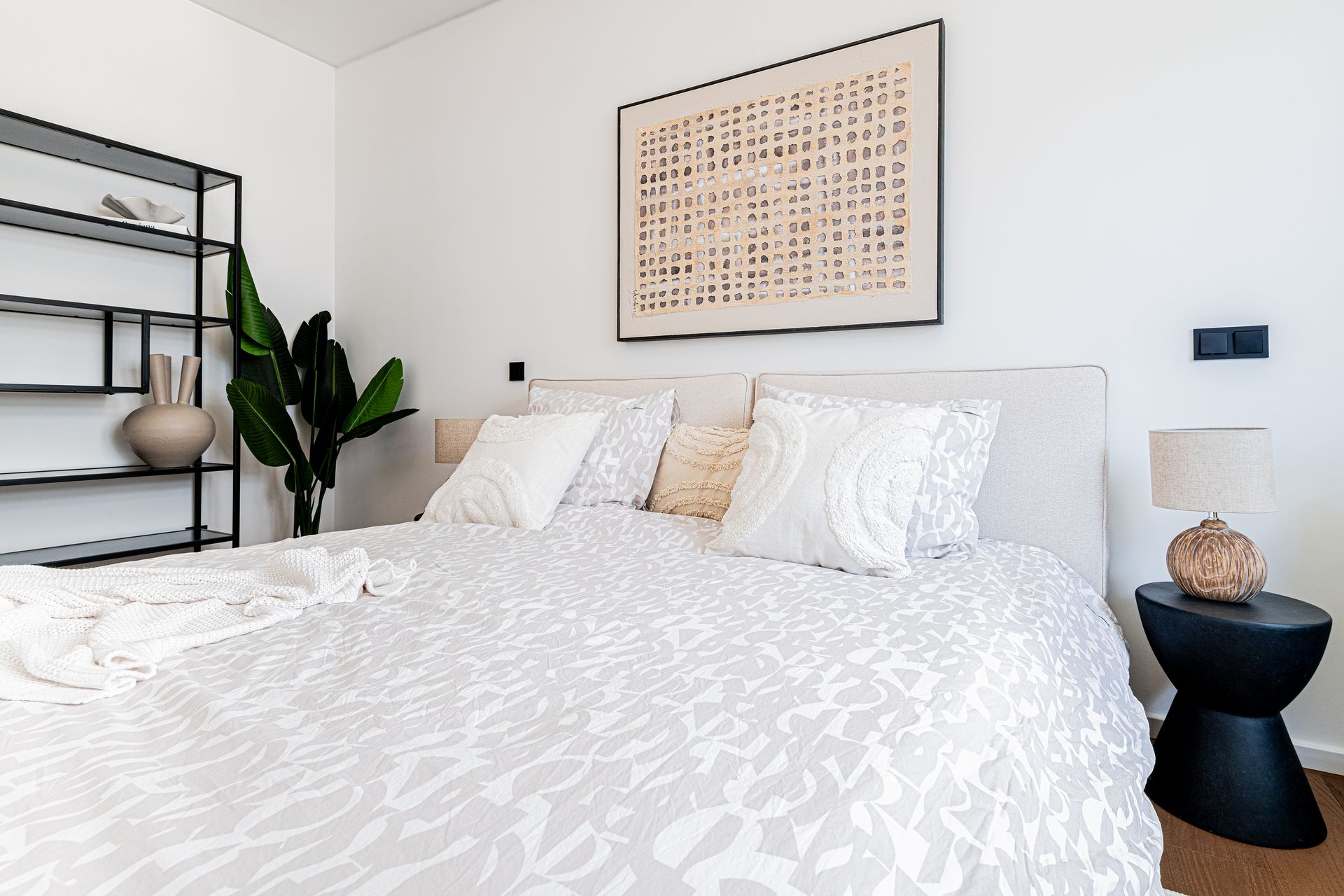 Schlafzimmer Home Staging nachher helle und modern