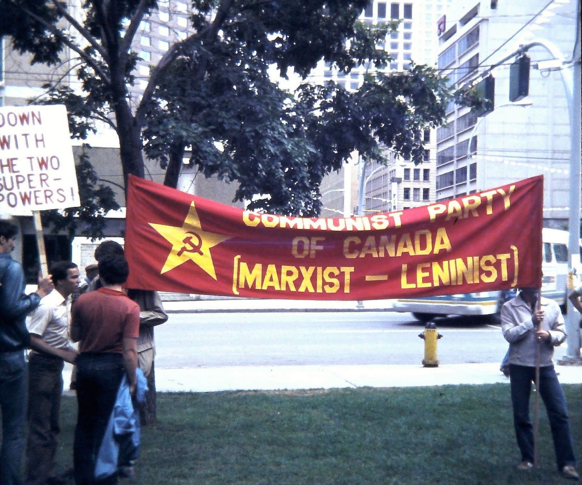 Revoluzzer Zeit Canada