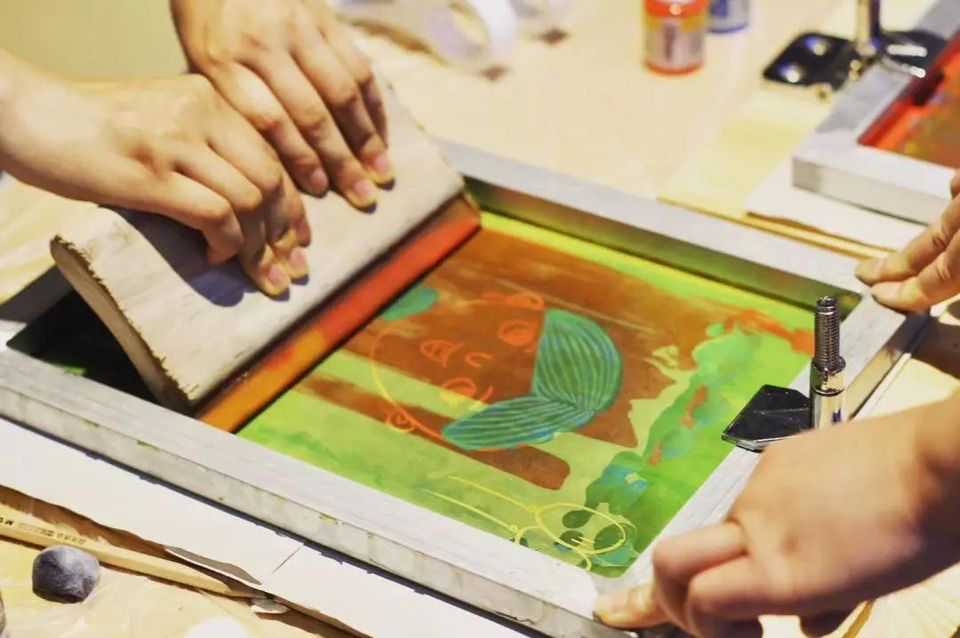 What Is Silk Screen Printing Compared To Digital Textile Printing 
