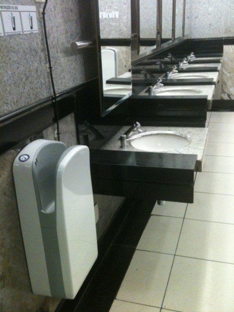 seche main veltia V7 TRIBLADE