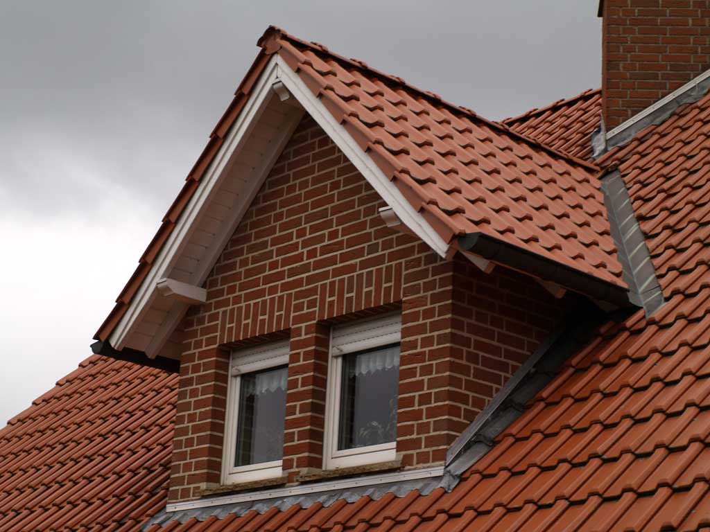 Schräges Dach und Fenster