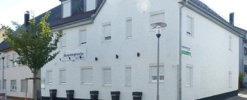 Weitere  Apartments befinden sich in 8 km. 10 Fahrminuten mit dem Auto oder öffentliche Verkehrsmittel