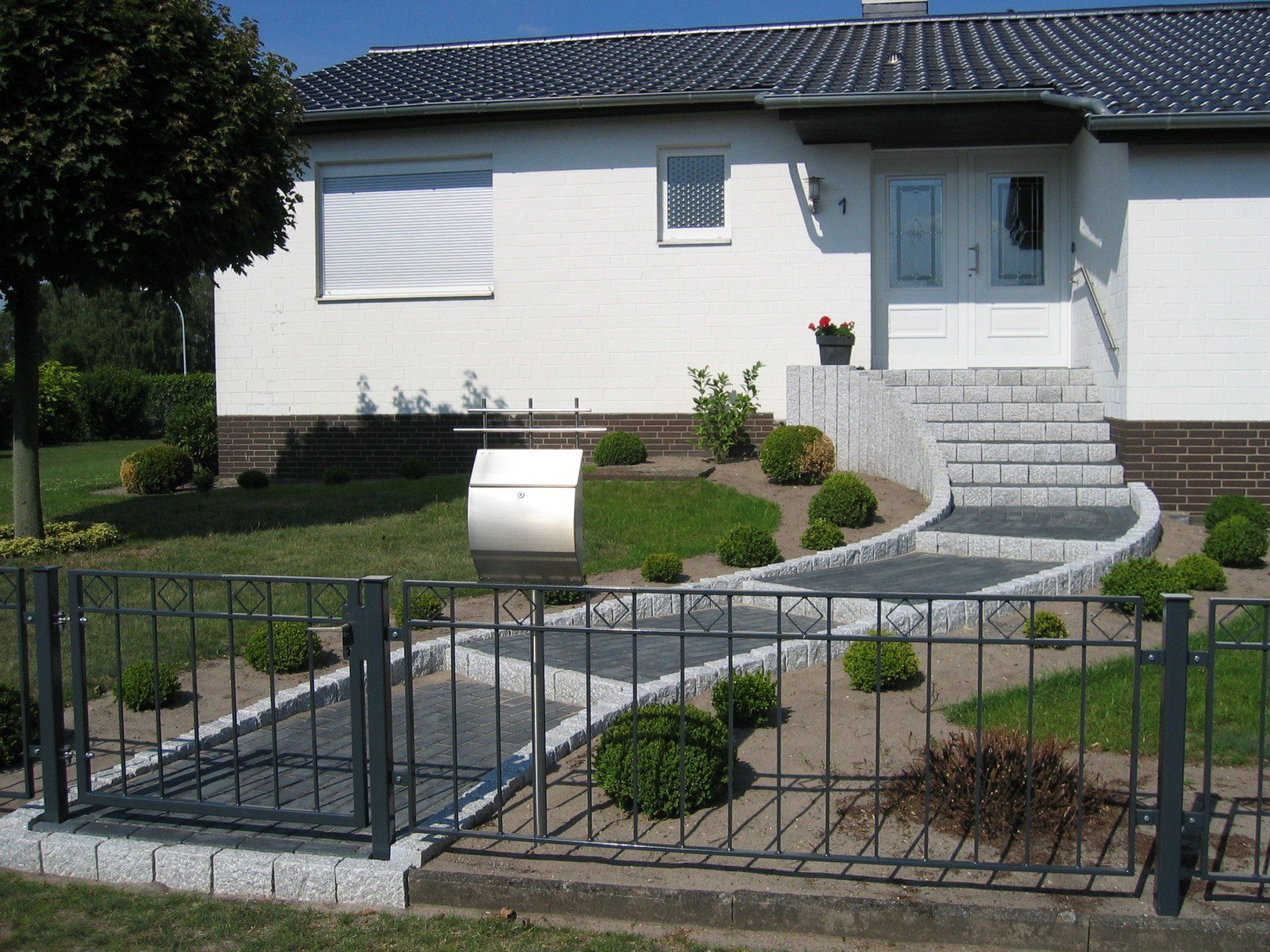 Mauern, Stufen, Gabionen