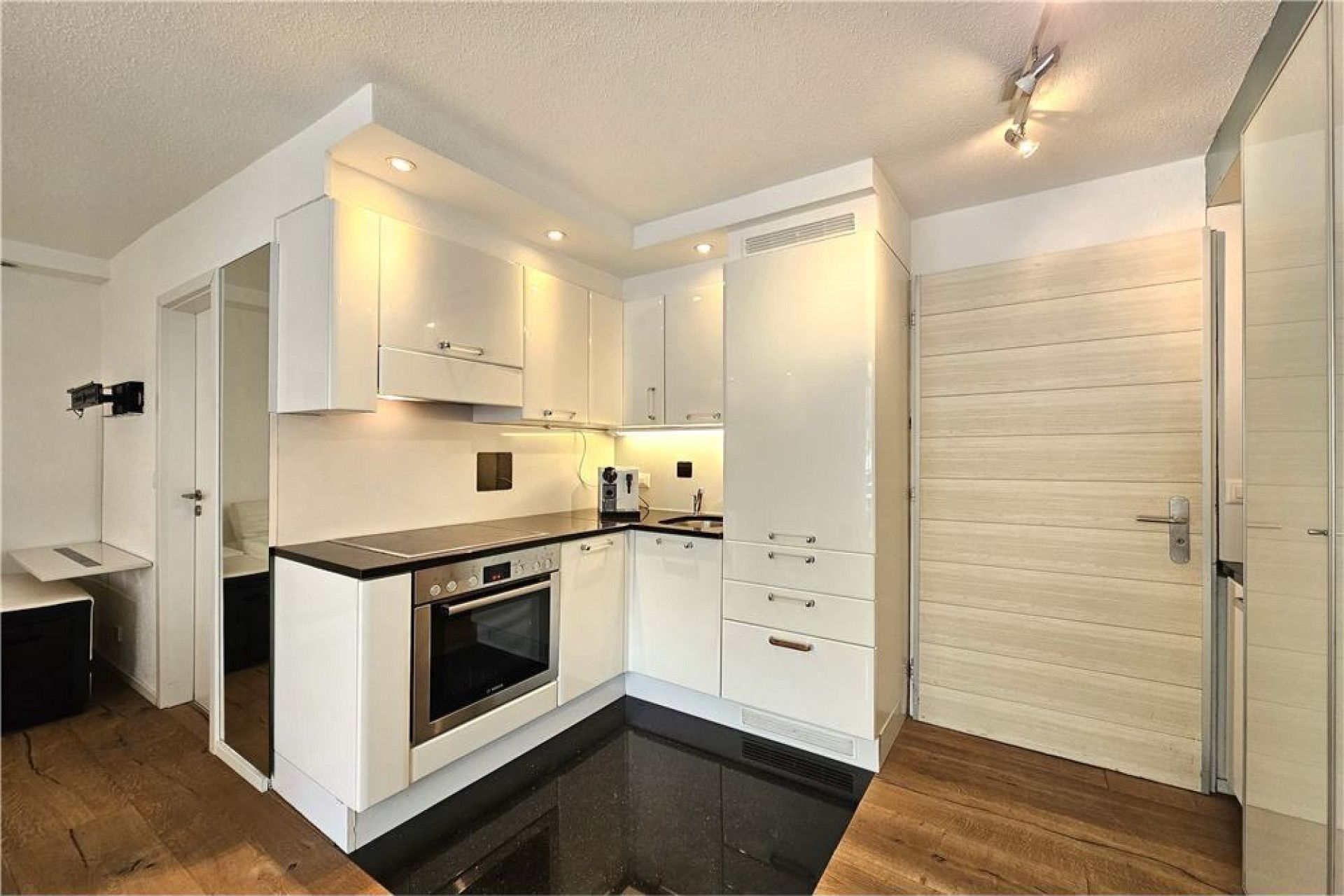 Moderne preiswerte Ferienwohnung Schweiz/1 - 3 Personen/Zentrum/
BILLIG MIETEN/ Leukerbad/FEWO/
Leukerbad/Weihnachten/ Sylvester/
Karneval in  Schweiz/Kanton Wallis/
Skiferien Preiswert/Selbstversorger/