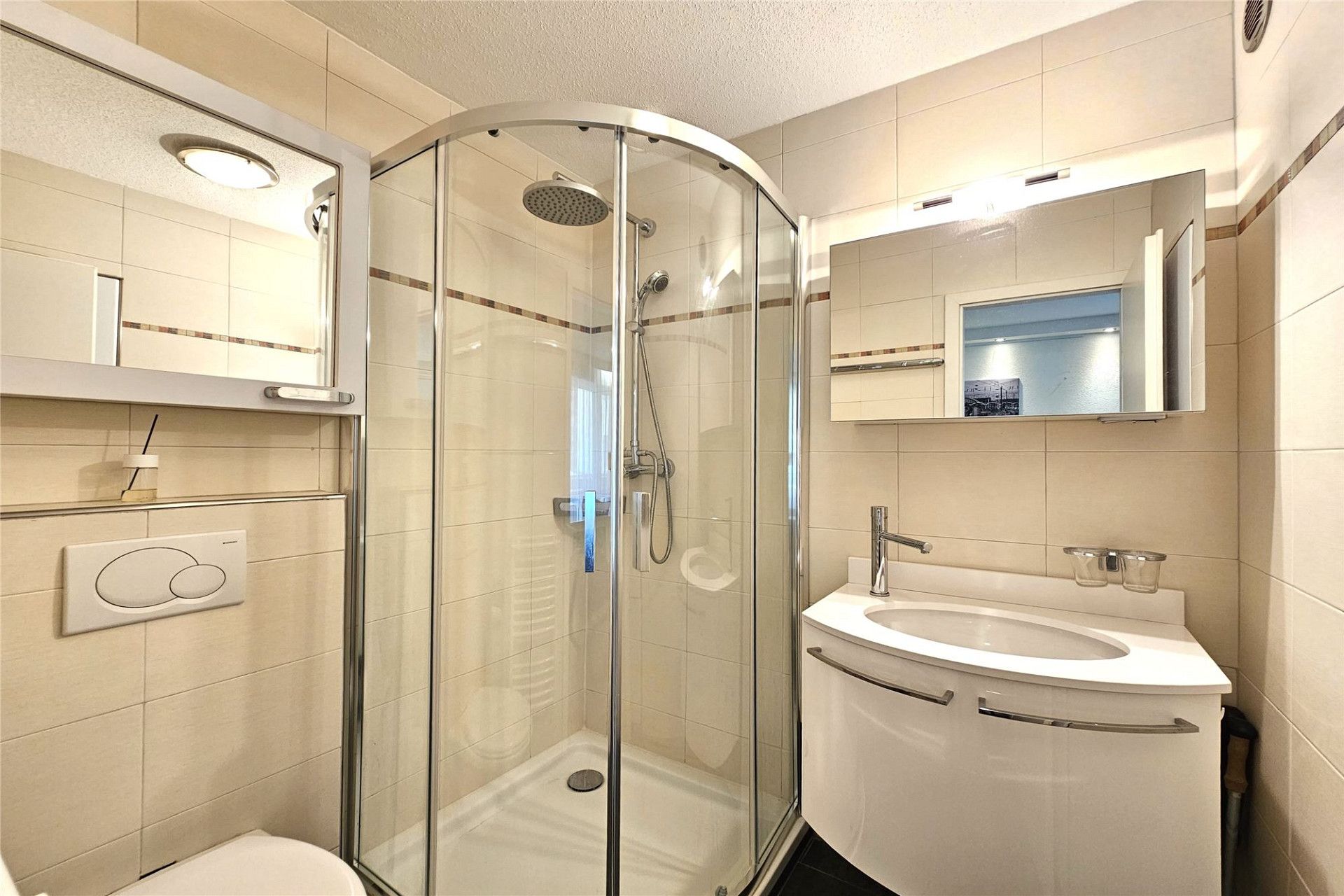 Moderne preiswerte Ferienwohnung Schweiz/1 - 3 Personen/Zentrum/
BILLIG MIETEN/ Leukerbad/FEWO/
Leukerbad/Weihnachten/ Sylvester/
Karneval in  Schweiz/Kanton Wallis/
Skiferien Preiswert/Selbstversorger/