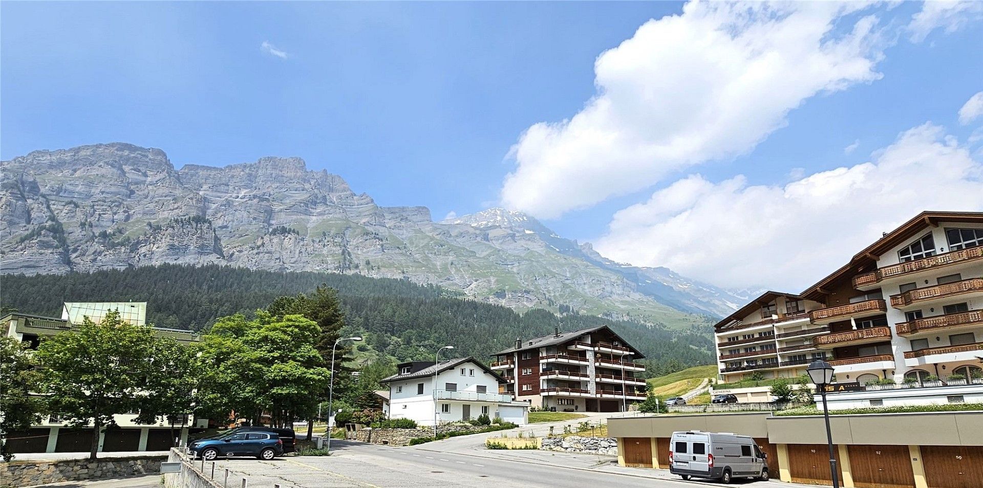 Moderne preiswerte Ferienwohnung Schweiz/1 - 3 Personen/Zentrum/
BILLIG MIETEN/ Leukerbad/FEWO/
Leukerbad/Weihnachten/ Sylvester/
Karneval in  Schweiz/Kanton Wallis/
Skiferien Preiswert/Selbstversorger/