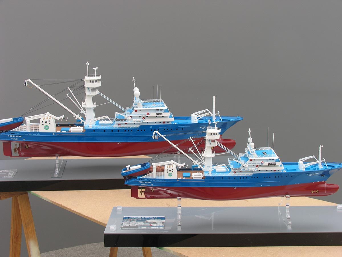 Maqueta barcos.
