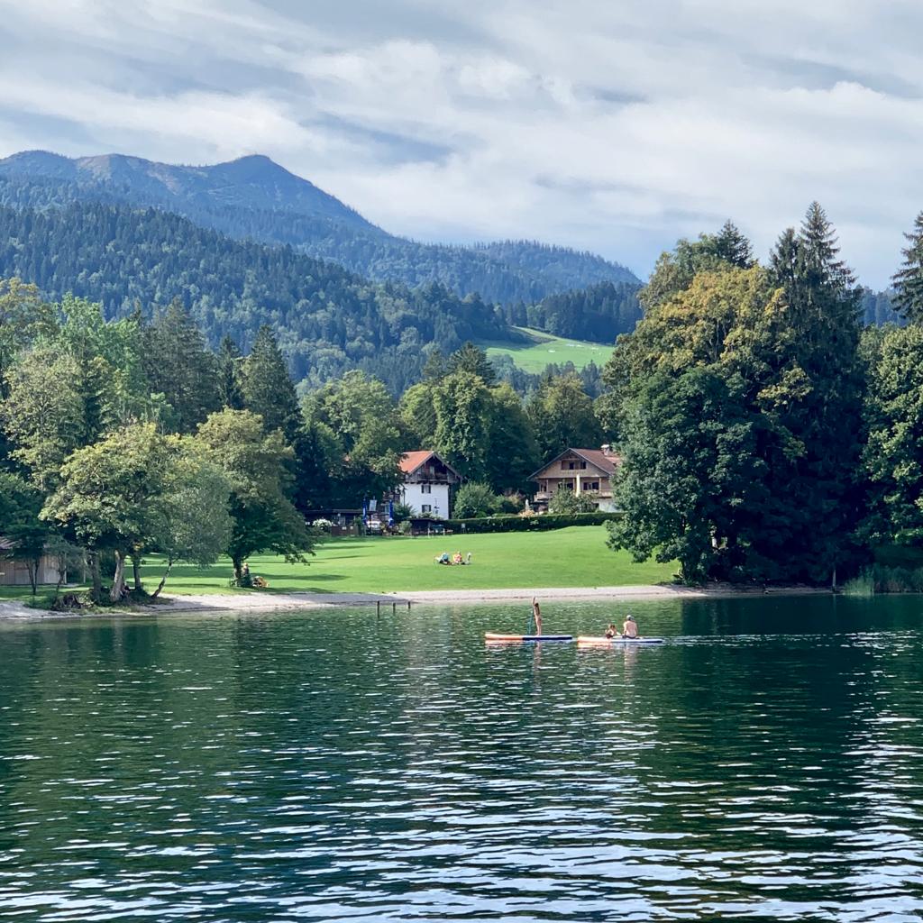 Hier Finden Sie Tipps Für Den Tegernsee Im Sommer, Badeplätze Am ...