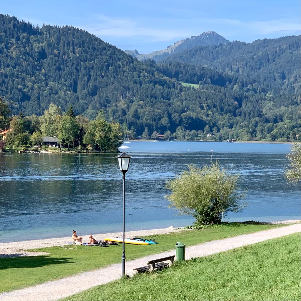 Hier finden Sie Tipps für den Tegernsee im Sommer, Badeplätze am ...