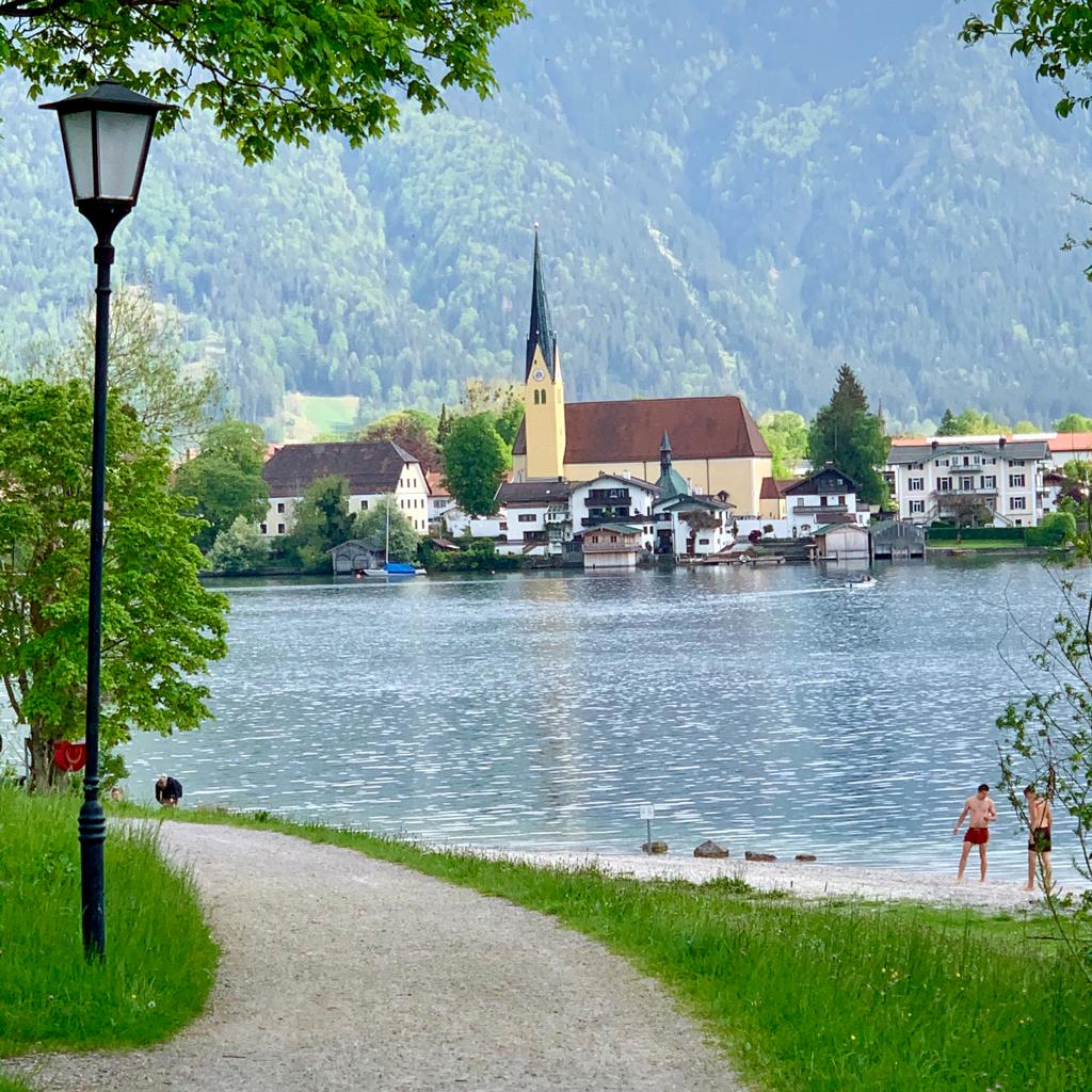 Hier finden Sie Tipps für den Tegernsee im Sommer, Badeplätze am ...