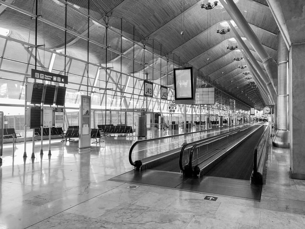 Aeropuerto Madrid-Barajas T4, Mayo 2020 COVID