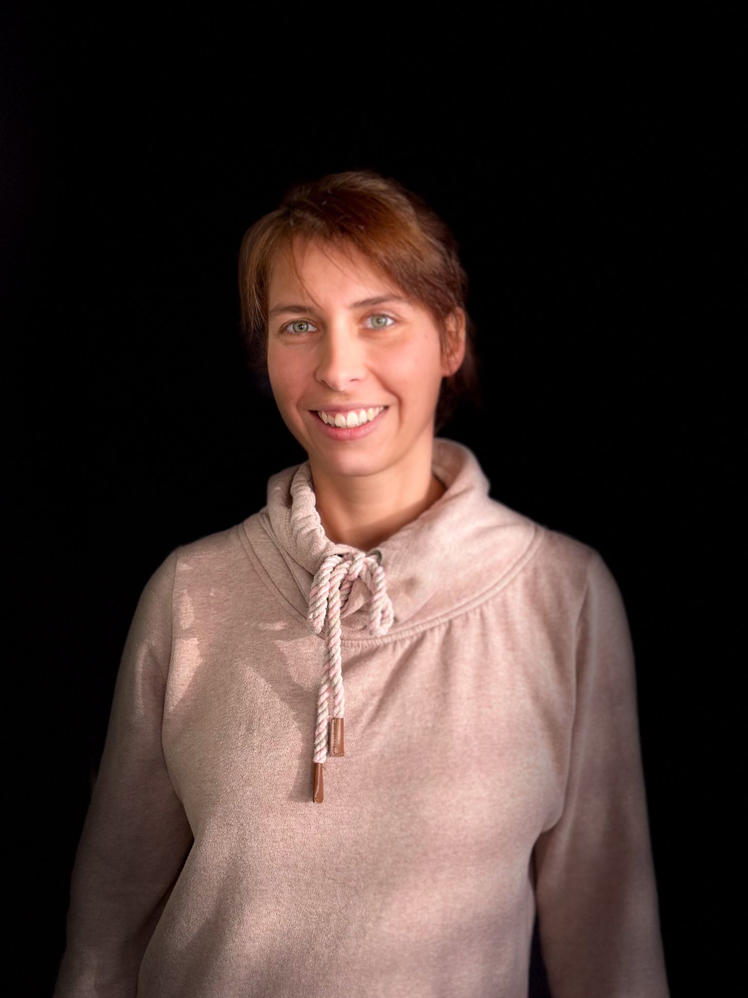 Portrait von Carolin 'Caro' Schneider, Physiotherapeutin bei be.Physio in Ottobrunn/München