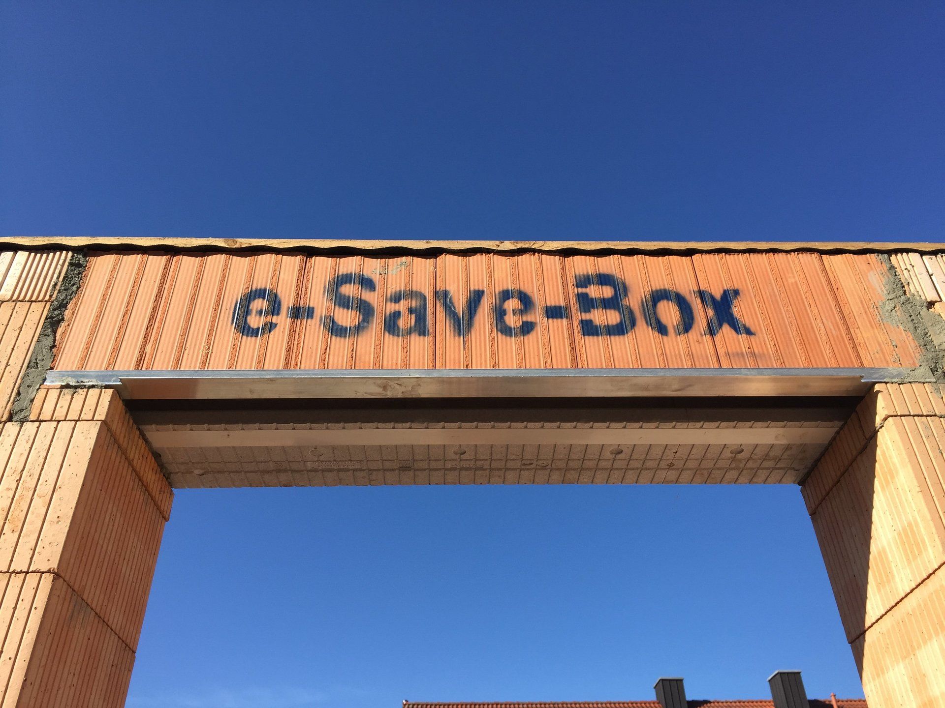 hoch wärme- und schalldämmender Rollladenkasten