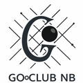 Ein Logo mit einem stilisierten Buchstaben 