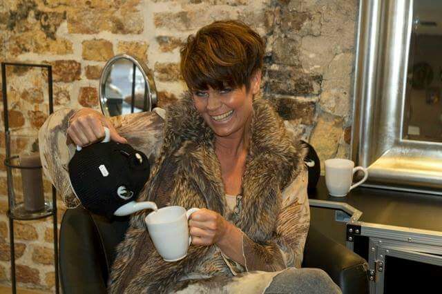 Herzblut Amsterdam Stadtführungen, auf deutsch, kleine Gruppen. Privatführungen. Fahrradtouren. Tee. Kaffee.