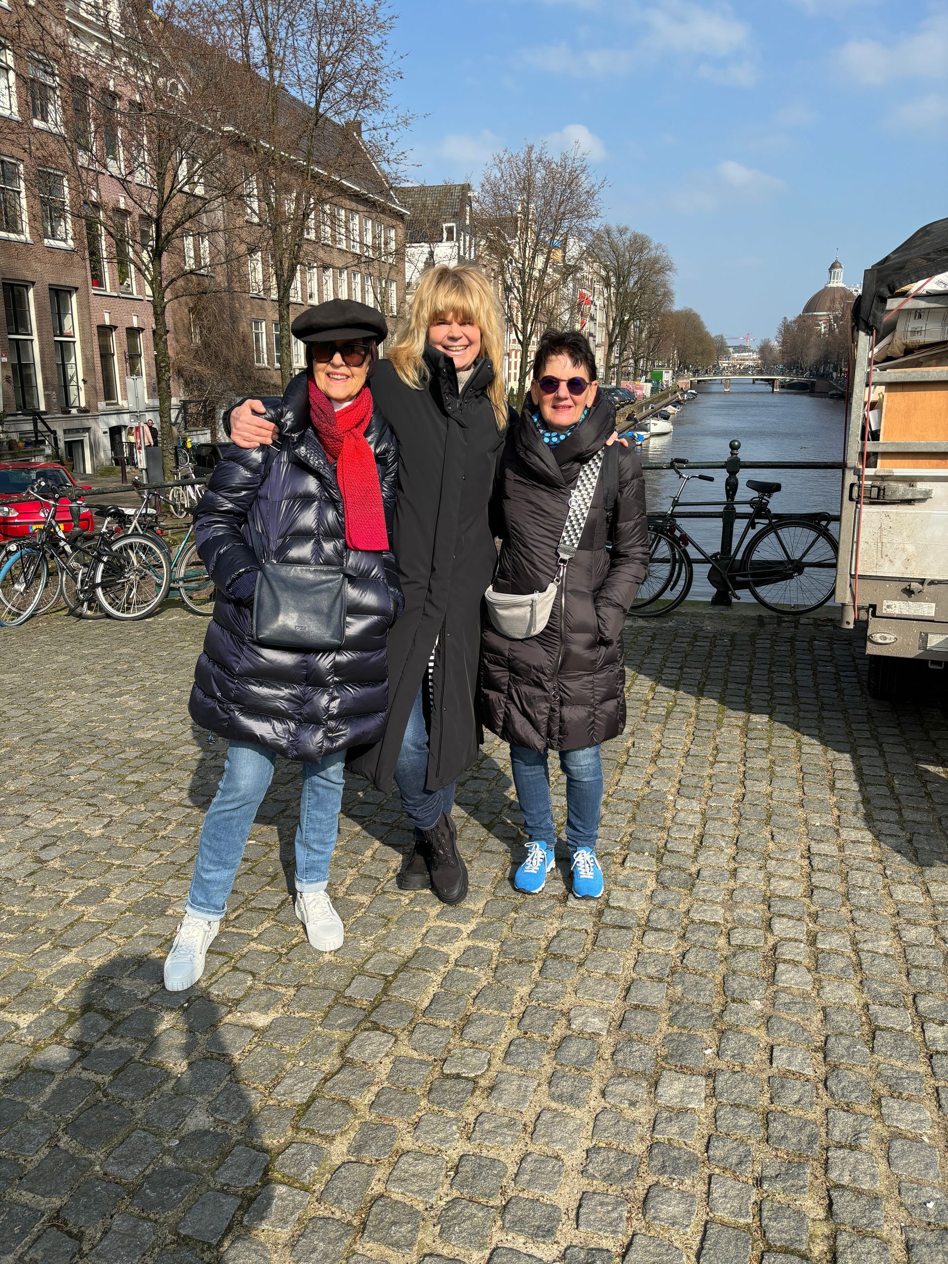 Herzblut Amsterdam Stadtführungen, auf deutsch, kleine Gruppen. Privatführungen. Fahrradtouren. Torensluis. Multatuli