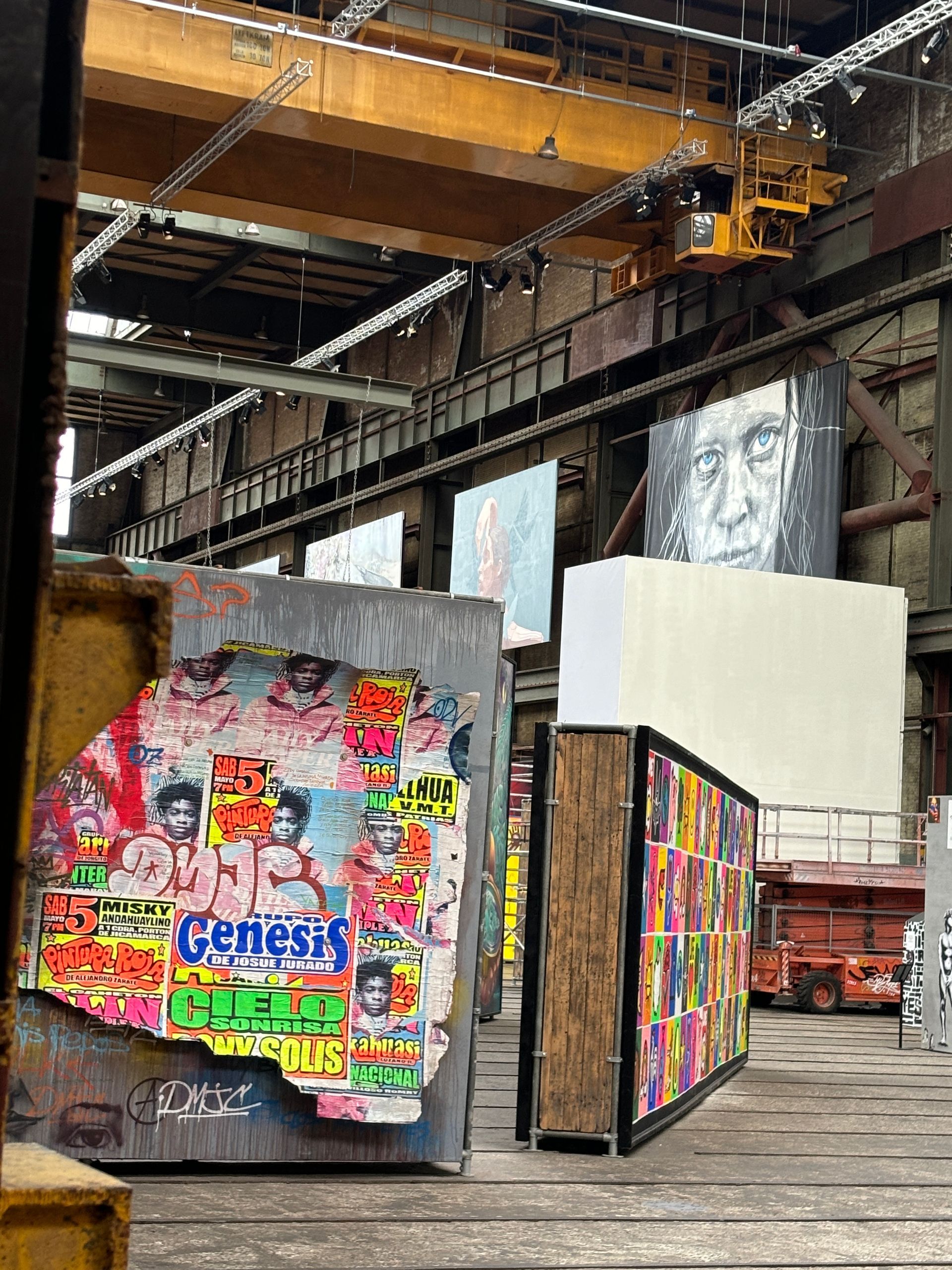 Herzblut Amsterdam Stadtführungen, auf deutsch, kleine Gruppen. Privatführungen. Fahrradtouren. Straat Museum