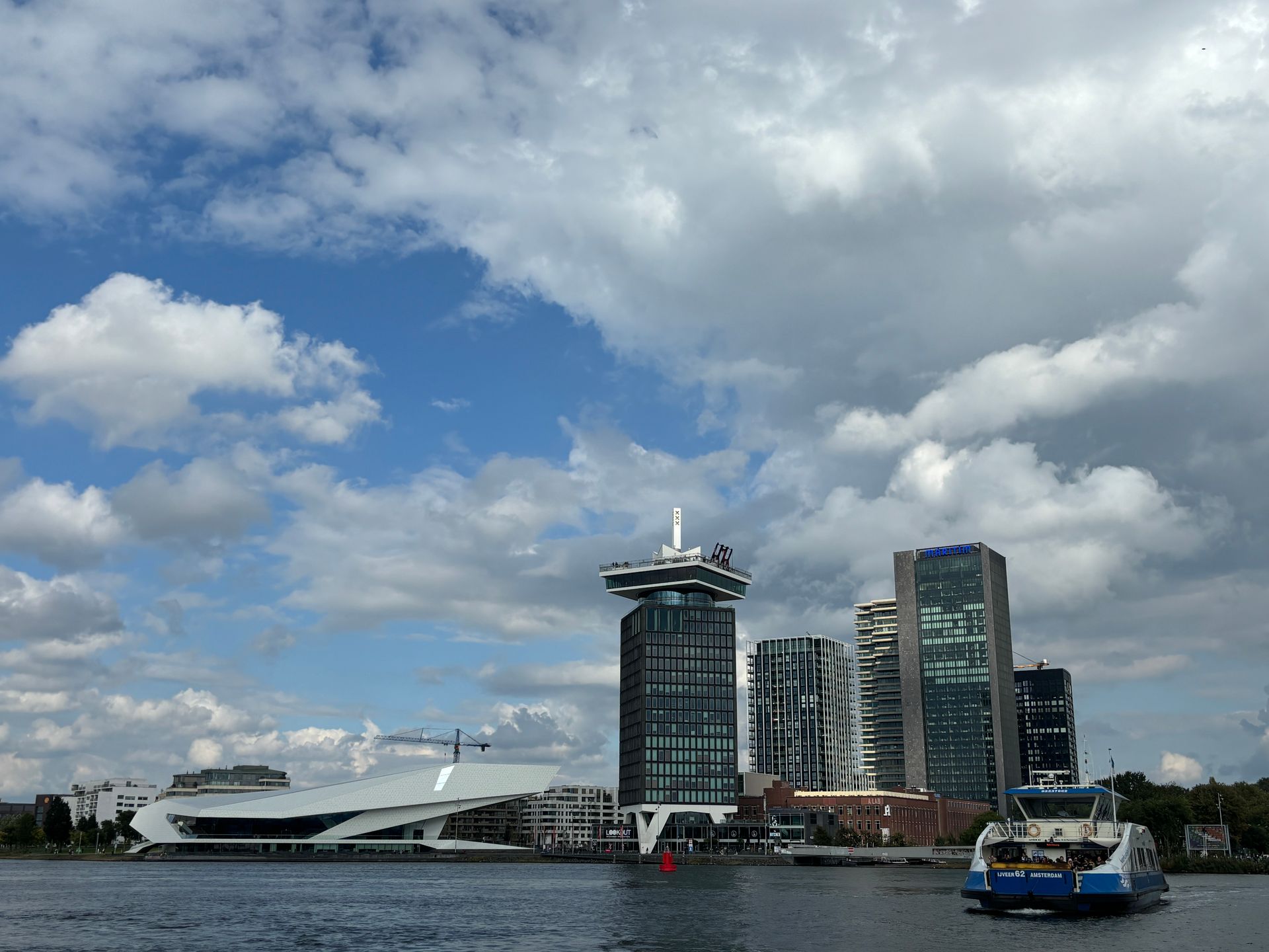 Herzblut Amsterdam Stadtführungen, auf deutsch, kleine Gruppen. Privatführungen. Fahrradtouren. Lookout