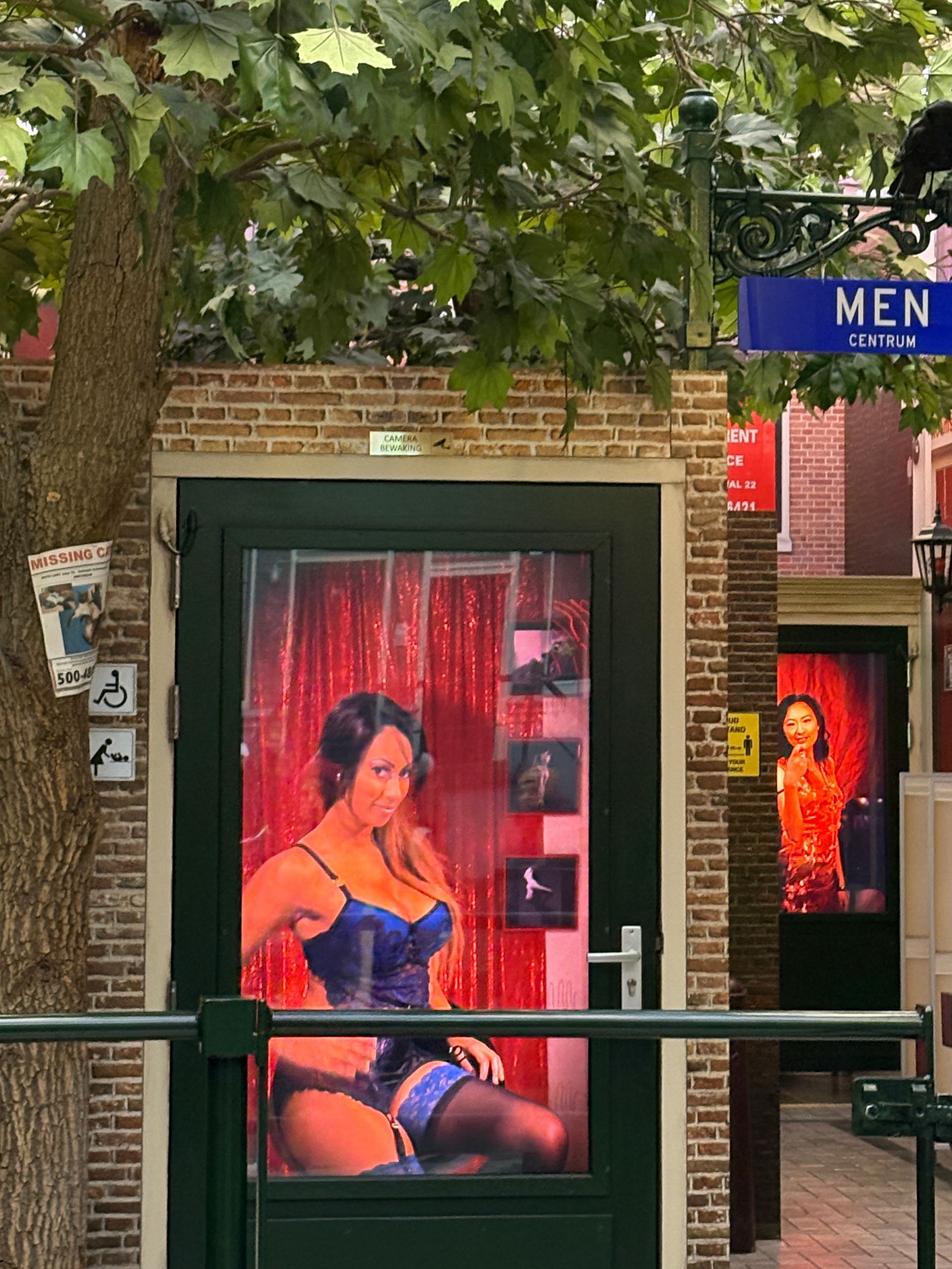 Herzblut.Amsterdam Stadtführungen. Deutsch. Kleine Gruppen.