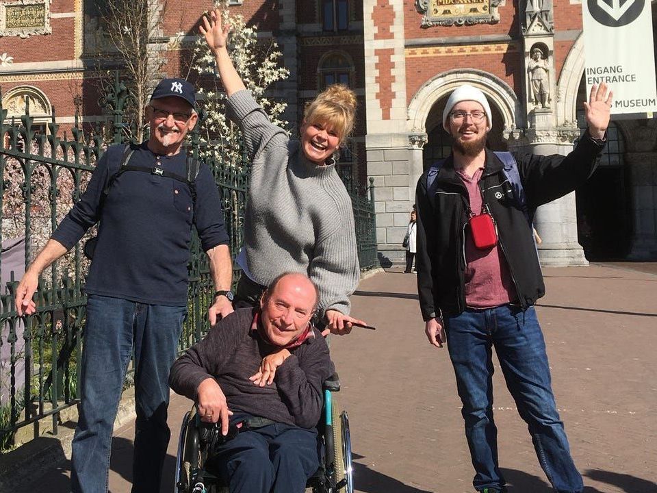 Stadtführungen Amsterdam. Herzblut. Kleine Gruppen. Deutsch. Individuell. Rollifahrer. Senioren.