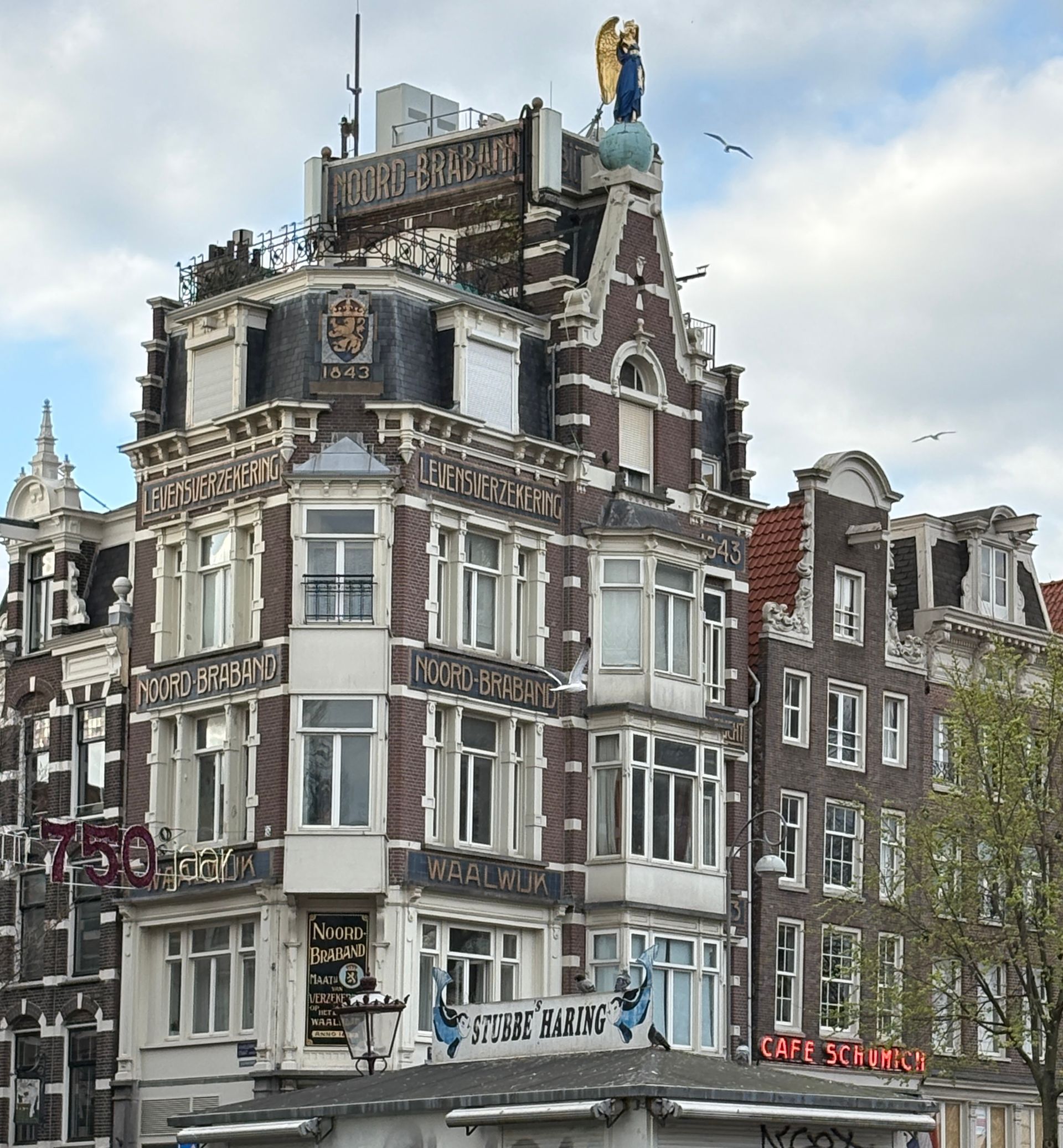 Herzblut Amsterdam Stadtführungen, auf deutsch, kleine Gruppen. Privatführungen. Fahrradtouren. Singel