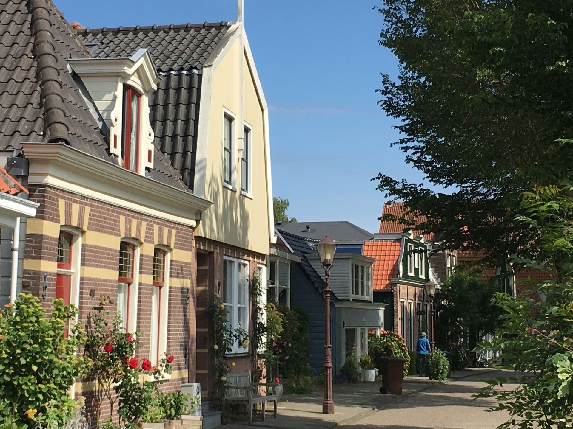Herzblut Amsterdam Stadtführungen, auf deutsch, kleine Gruppen. Privatführungen. Fahrradtouren. Nieuwendamerdijk