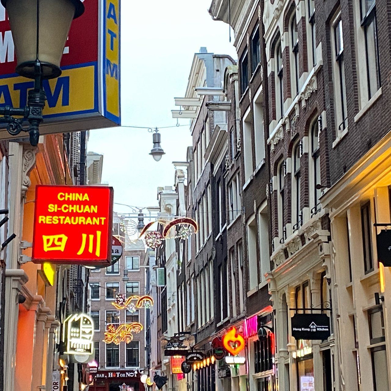 Herzblut Amsterdam Stadtführungen, auf deutsch, kleine Gruppen. Privatführungen. Fahrradtouren. Rotlicht Viertel