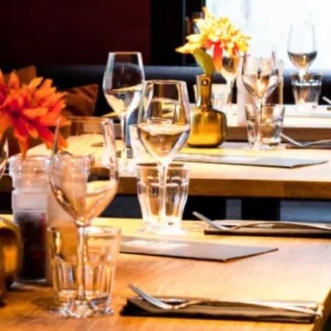 Herzblut Amsterdam Stadtführungen, auf deutsch, kleine Gruppen. Privatführungen. Fahrradtouren. Walking Dinner