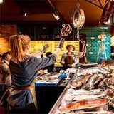 Herzblut Amsterdam Stadtführungen, auf deutsch, kleine Gruppen. Privatführungen. Fahrradtouren. Pesca.