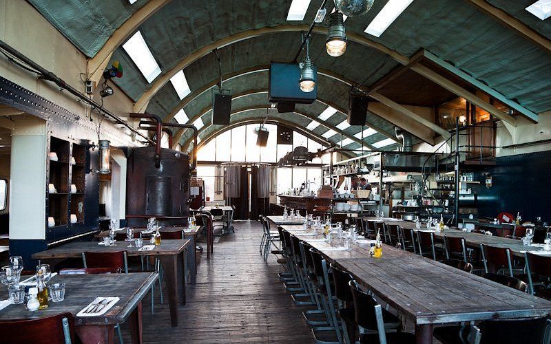 Herzblut Amsterdam Stadtführungen, auf deutsch, kleine Gruppen. Privatführungen. Fahrradtouren. Fähre