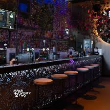 Herzblut Amsterdam Stadtführungen, auf deutsch, kleine Gruppen. Privatführungen. Fahrradtouren. Bar 22