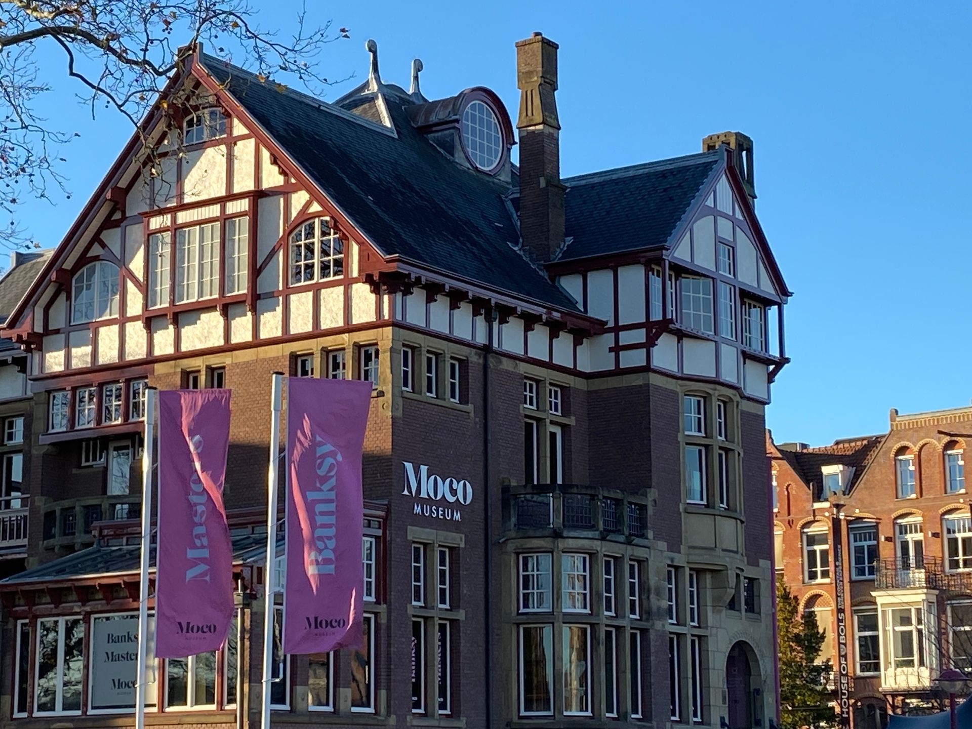 Herzblut Amsterdam Stadtführungen, auf deutsch, kleine Gruppen. Privatführungen. Fahrradtouren. Moco